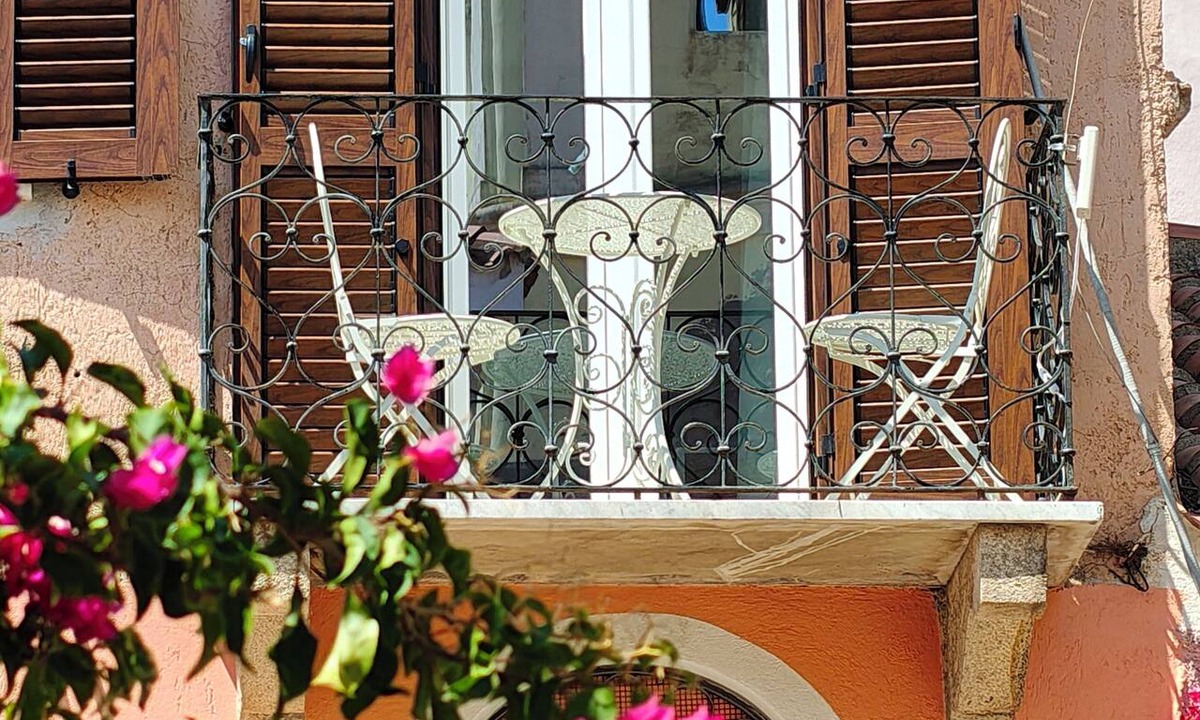 La Maddalena Apartment | YourHome - La Maddalena Blue House