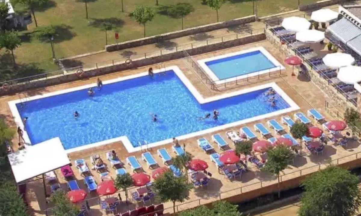 Malgrat de Mar House | ZEcamping 4 étoiles piscine mobil-home TV BBQ clim 22m2