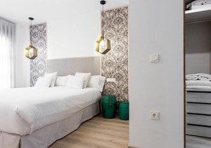 Apartment for 4 next to the Puerta del Arenal and the Maestranza bull