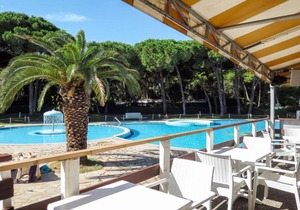 Chalet in Baia Domizia with Private Beach