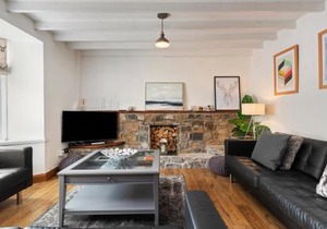 Ivydene - Beautiful Cottage, Stone Throw from Beach, Wonderful Sea Views