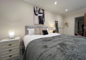 Large 4 bedrooms home in London
