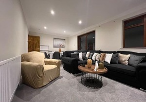 Large 4 bedrooms home in London