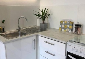 Lovely 2 bedroom with a garden close to the centre