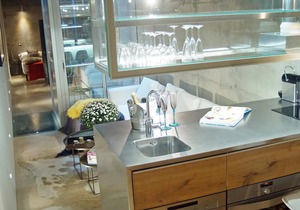 My Space Barcelona Loft at the Arc de Triomphe with terrace and pool