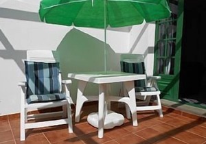 Spacous ground Floor 2 Bedroom Apartment With Views Of Town And Sea