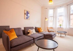 Stunning 2 bed property in heart of West End