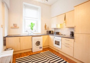 Stunning 2 bed property in heart of West End