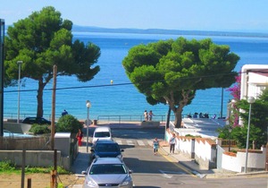 Two-Bedroom Apartment with Side Sea View located 50m from the beach.