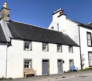 Cottage Distance Of Town Centre 
