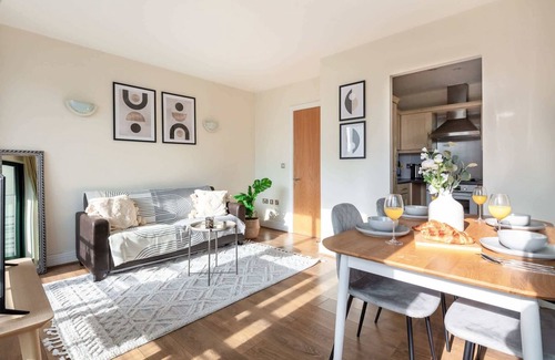 Tower Hill Apartment | Cozy 1BR Near Tower Bridge - St Paul's Cathedral