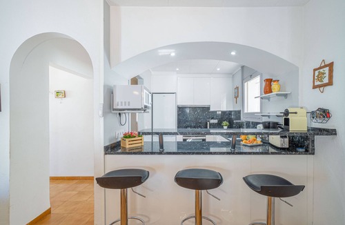 Empuriabrava Villa | 0108-LLOBREGAT House at the canal with pool and mooring