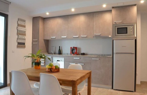 Roses Town Center Apartment | 1.2 NEW in center ROSES with WI-FI, AC and TV sat at 60 m MAR