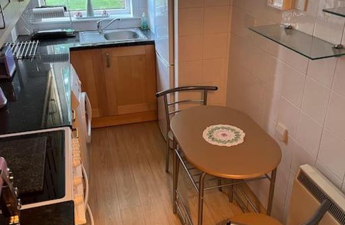 Greenock Apartment | 1 bed apartment in secure and convenient location