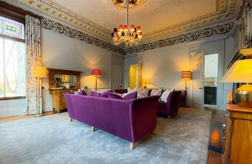 North West Apartment | 1 Bed Character Filled Glasgow Apartment