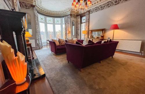 North West Apartment | 1 Bed Character Filled Glasgow Apartment