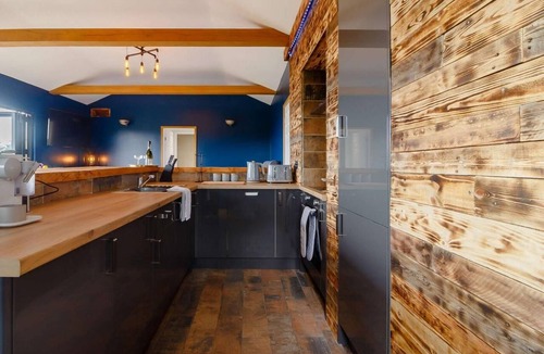 Llanvair Kilgeddin Ski Chalet | 1 Bed in Abergavenny (oc-88015)