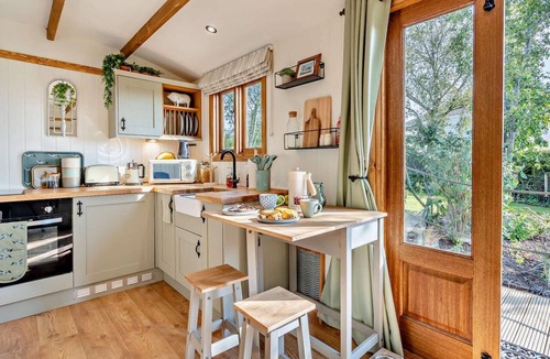 Newton Cottage | 1 Bed in Broxburn (oc-95472)