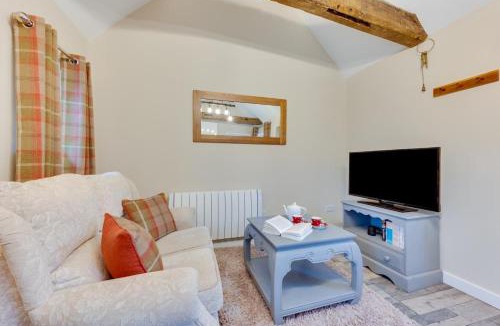 Sudbury House | 1 Bed in Great Waldingfield oc-ac1