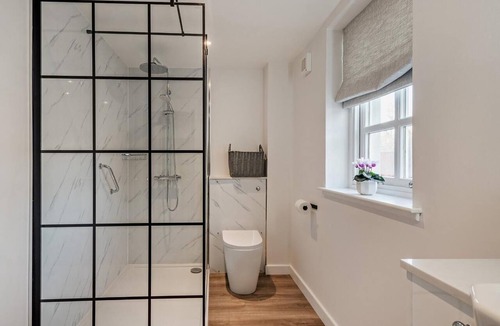 Helensburgh Cottage | 1 Bed in Helensburgh (oc-94081)