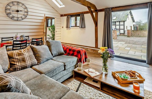 Northwich Cottage | 1 Bed in Northwich (oc-91435)