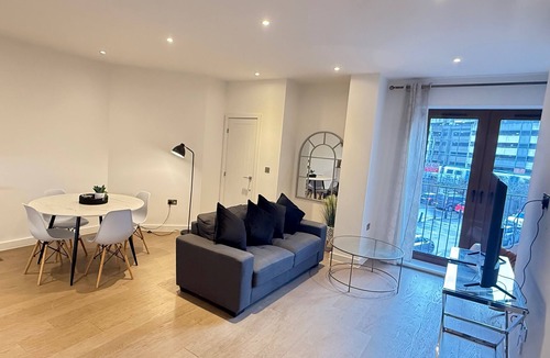 St Albans Apartment | 1 Bed - Sleeps 2 - City Centre - Free Parking