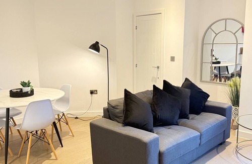 St Albans Apartment | 1 Bed - Sleeps 2 - City Centre - Free Parking