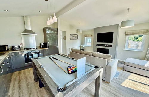 Raywell Ski Chalet | 1 bedroom accommodation in Raywell, Beverley