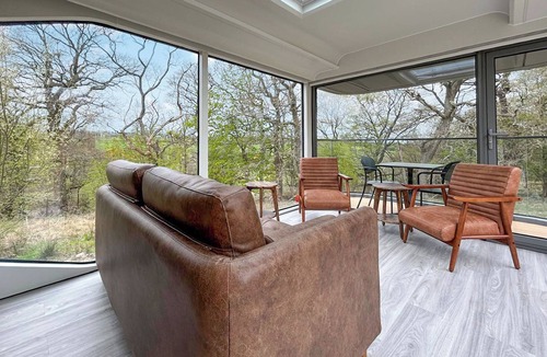 Glasgow Cottage | 1 bedroom accommodation in Glasgow