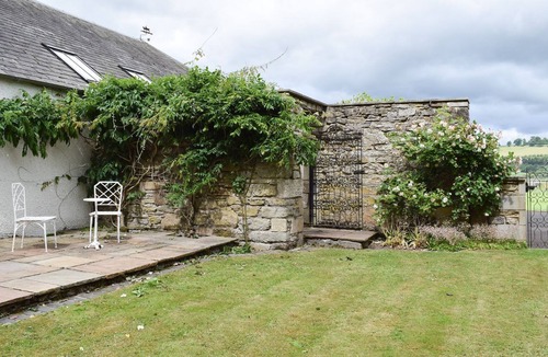 Perth Cottage | 1 bedroom accommodation in Dunning, near Perth