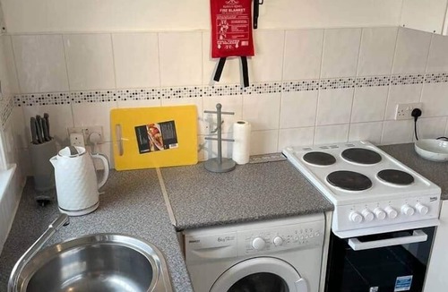 Uddingston House | 1- Bedroom Semi-detached Chalet Uddingston Glasgow