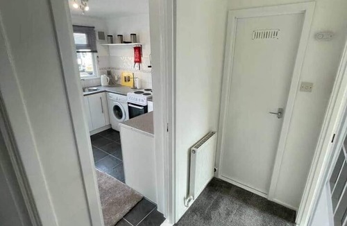 Uddingston House | 1- Bedroom Semi-detached Chalet Uddingston Glasgow
