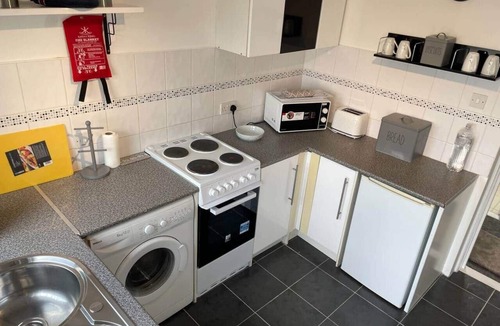 Uddingston House | 1- Bedroom Semi-detached Chalet Uddingston Glasgow