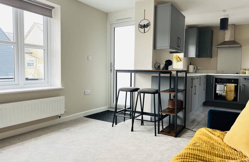 Newmarket Apartment | 1 BR Apart 14 min Walk to Tattersalls EV Charging