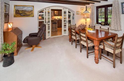 Milburn House | 1 Stag Inn Cottages