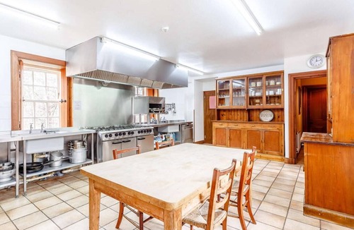 Alness Cottage | 10 Bed in Alness (oc-ca233)