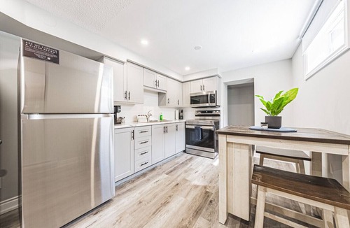 Burlington Apartment | 10 min walk to DT, stylish, free parking | IOB3