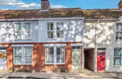 Bury St Edmunds House | 10 Mustow St - Charming 3 bed home next to the Abbey Gardens in Bury St Edmunds