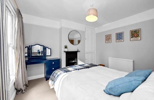 Bury St Edmunds House | 10 Mustow St - Charming 3 bed home next to the Abbey Gardens in Bury St Edmunds