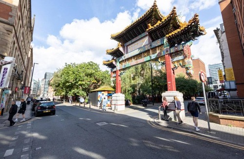 Chinatown Apartment | 100 m² Apartment ∙ 2 bedrooms ∙ 4 guests