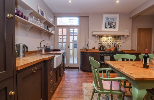 Aldeburgh Cottage | 11A MARKET CROSS PLACE, pet friendly, with a garden in Aldeburgh