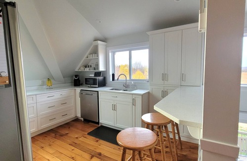 Zorra Apartment | 15 Mins From Stratford Festival, two Viewing Decks of the Scenic Countryside