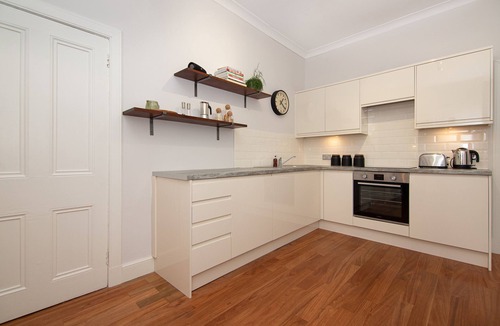 Warriston Cottage | 16/1 Eildon Street - an edinburgh that sleeps 4 guests in 2 bedrooms