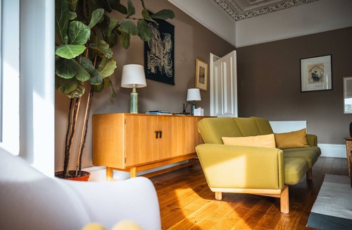 Warriston Cottage | 16/1 Eildon Street - an edinburgh that sleeps 4 guests in 2 bedrooms