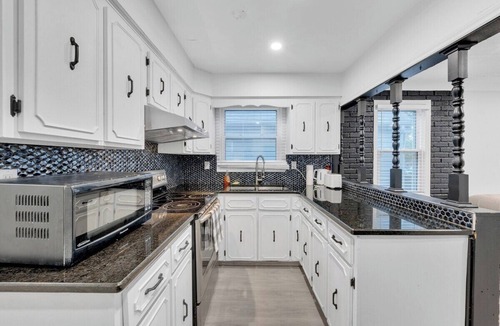 East Windsor Apartment | 1655 Ford · MINT 3Bedroom Home Perfect for long stay!