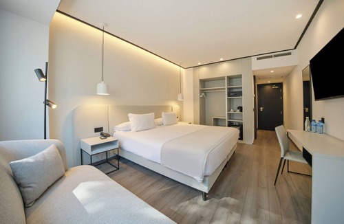 Concepcion Hotel | 1881 Madrid Ventas Hotel