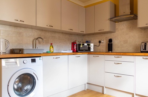 Tillicoultry Apartment | 1BR Flat By Caledonia Luxe Stays Tillicoultry