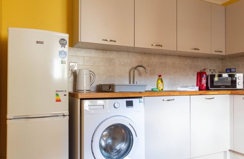 Tillicoultry Apartment | 1BR Flat By Caledonia Luxe Stays Tillicoultry
