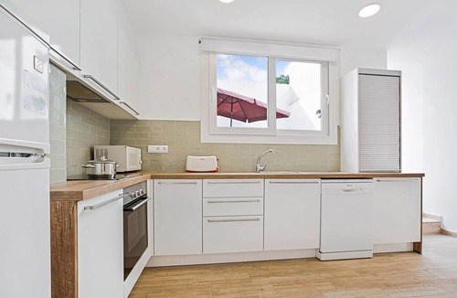 Llafranc Apartment | 1SICA 01 - Spacious and modern fully renovated apartment located just 100m from the beach of Llafranc