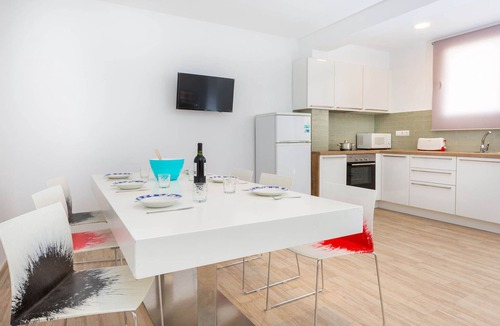 Llafranc Apartment | 1SICA 01 - Spacious and modern fully renovated apartment located just 100m from the beach of Llafranc